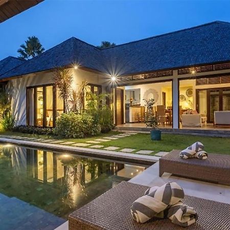 Villa Tiga Mangga By Optimum Bali Villas Seminyak Buitenkant foto