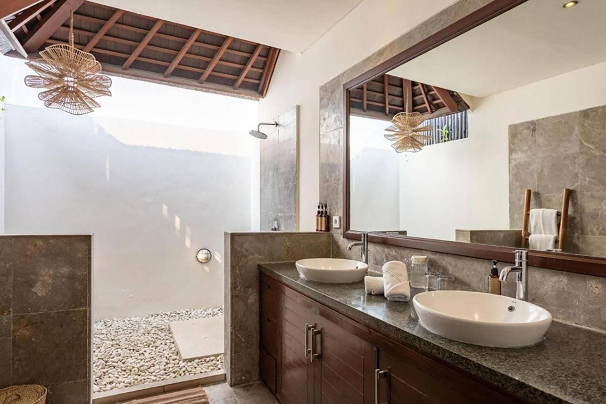 Villa Tiga Mangga By Optimum Bali Villas Seminyak Buitenkant foto